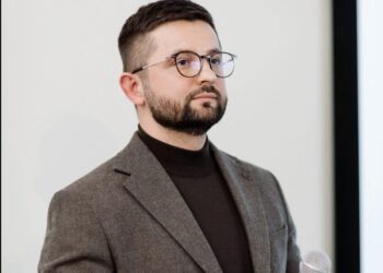 Омріяна блогерська кар'єра і хайп на справі про смерть свого пацієнта: як скандальний лікар Русаков перетворює судовий процес на публічне шоу