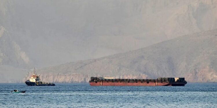 Трафік через Ормузьку протоку зріс до максимуму за кілька тижнів – Bloomberg