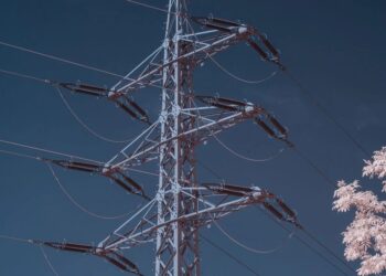 На Сумщині складно зі світлом через атаки рф на енергетику, є знеструмлення у ще трьох областях