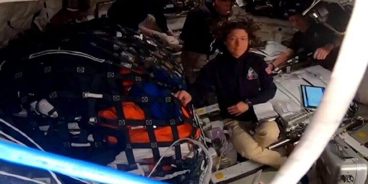 Астронавти місії Artemis II віддалилися від Землі на максимальну відстань в історії людства