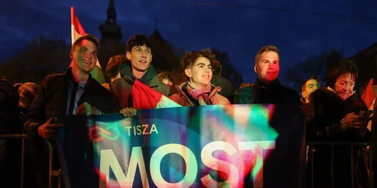 Вибори в Угорщині: опрацьовано понад 45% голосів, опозиційна "Тиса" здобуває конституційну більшість