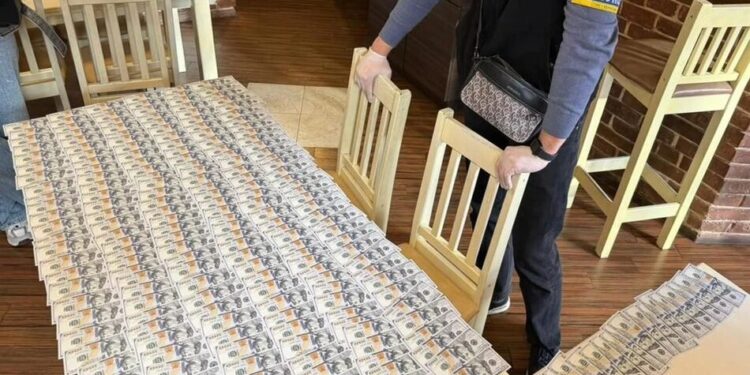 Жінка на Волині намагалася продати шестирічного сина за $25 тис. – поліція