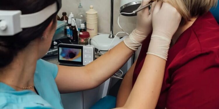 В Івано-Франківську в жінки знайшли павука у вусі