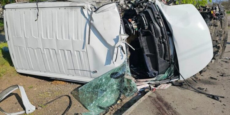 росія вдарила по автомобілю в Херсоні: загинув 56-річний чоловік, ще один поранений у лікарні