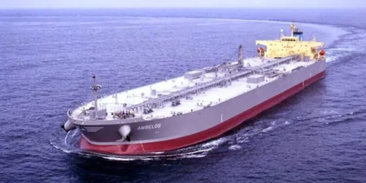 Перший танкер з нафтою вийшов з Ормузької протоки на тлі блокади США – ЗМІ