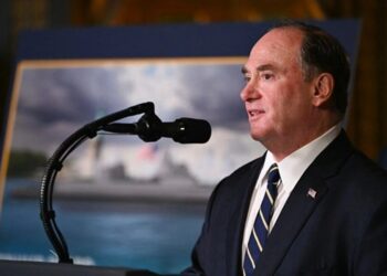 Міністр ВМС США Джон Фелан раптово подав у відставку, його обов’язки виконуватиме заступник