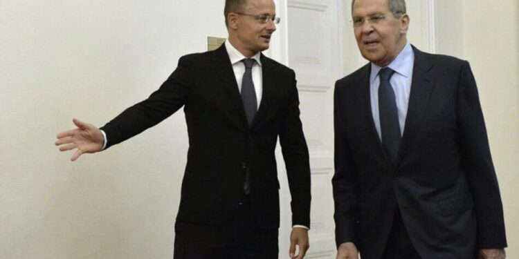 Сійярто обіцяв лаврову документи щодо вступу України в ЄС – ЗМІ опублікували нові “зливи” аудіо переговорів