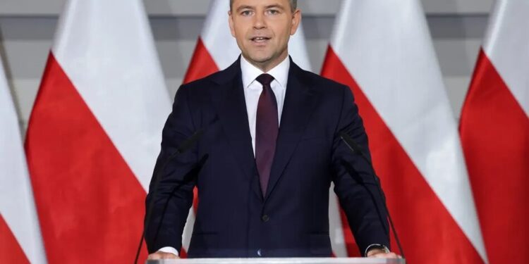 У президента Польщі Навроцького випав пакет зі снюсом під час прямого ефіру