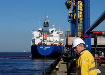 рф неминуче скоротить видобуток нафти через удари по експортній інфраструктурі – Reuters