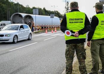 У Польщі затримали двох українців, які нелегально перевозили 12 росіян без документів