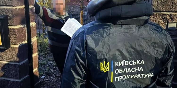 На Київщині викрили схему розтрати коштів на могильних хрестах для полеглих захисників: переплата понад 2,8 млн грн