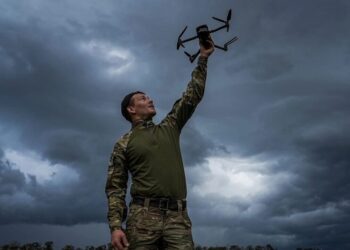 "Азов" знищує техніку та особовий склад окупантів у Донецьку – відео