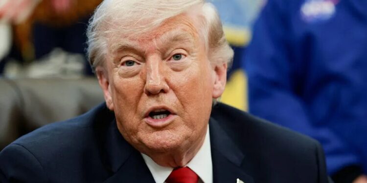 Трамп дав зелене світло на будівництво нового великого нафтопроводу між Канадою та США