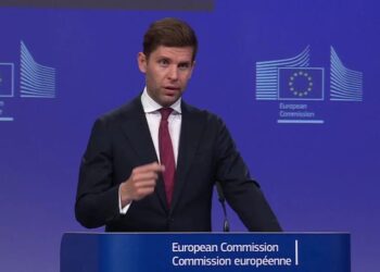 Єврокомісія очікує виділити Україні перші 9 млрд євро до кінця червня