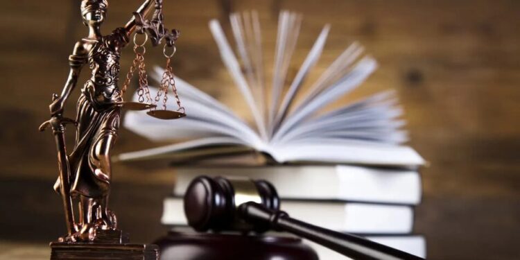 Вища рада правосуддя відсторонила трьох суддів Верховного Суду у справі про корупцію