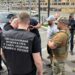 Отримав 11 тис. доларів за "списання" зі служби – підполковник Нацгвардії вдруге за пів року попався на хабарі