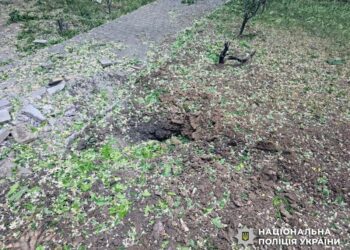 Удар рф по дитячому майданчику в Херсоні – злочин потрапив на відео