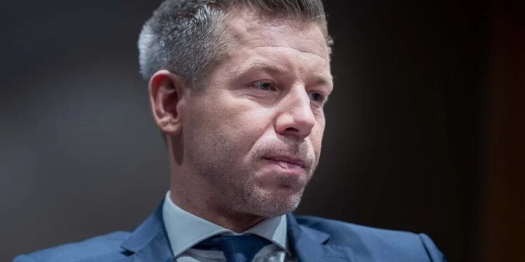 Мадяр заявив, що на Закарпатті живе понад 100 тисяч угорців "без базових прав людини"