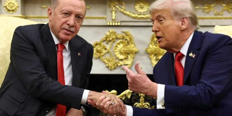 Ердоган прагне зустрітися з Трампом під час ЧС з футболу для обговорення НАТО – Bloomberg