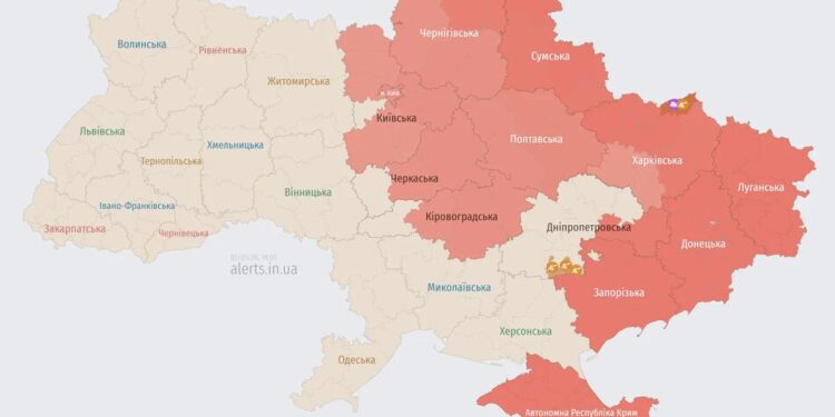 Полтава зазнала атаки рф, працює ППО