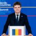Президент Румунії закликав росію бити по Україні без загрози для румун