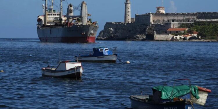 Корабель з гуманітаркою від Мексики та Уругваю пришвартувався в Гавані на тлі загострення напруженості між США та Кубою