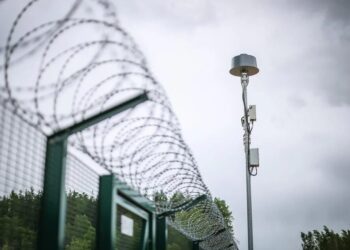 Естонія посилила кордон із рф першими стаціонарними детекторами дронів