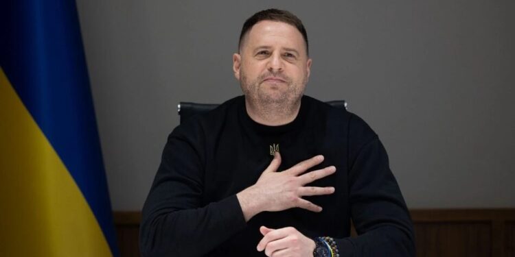 Адвокат Єрмака заявив, що його клієнт наразі не викликаний на допит