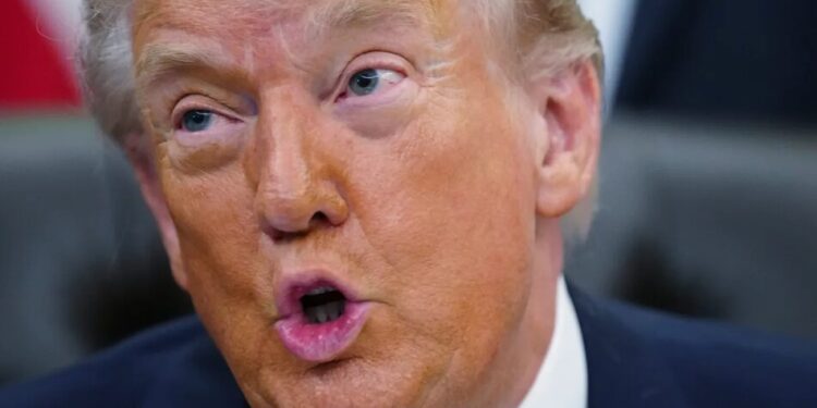 Невелика ціна за порятунок від ядерної зброї – Трамп про зростання вартості бензину