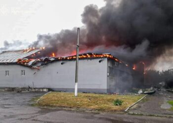 росіяни двічі за добу атакували Балаклію та спалили місцевий храм