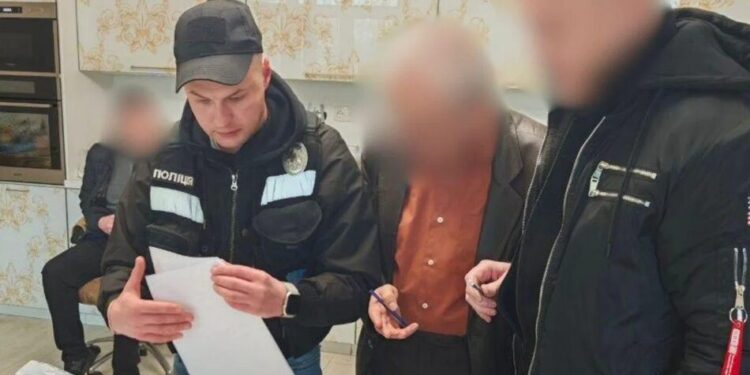 У Києві двоє пенсіонерок віддали на "перевірку СБУ" 3 млн гривень – організатору злочинної схеми повідомлено про підозру
