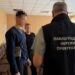 Душив та утримував у квартирі: на Дніпропетровщині чоловік катував вагітну 16-річну співмешканку