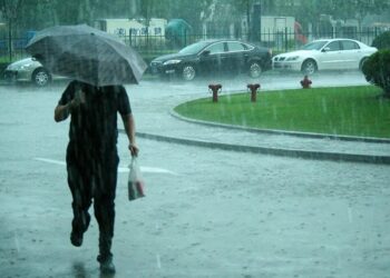 Штормовий вітер та дощі накриють Україну 27 травня перед похолоданням