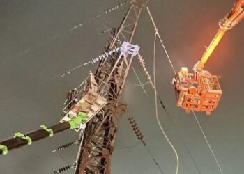 У п’яти областях через ворожі удари фіксують знеструмлення, на Донеччині під обстріл потрапила ремонтна бригада – Міненерго