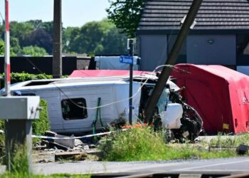 У Бельгії поїзд зіткнувся зі шкільним автобусом на переїзді, є загиблі