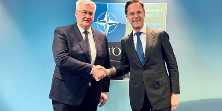 Сибіга та Рютте обговорили загрози з білорусі та посилення санкцій