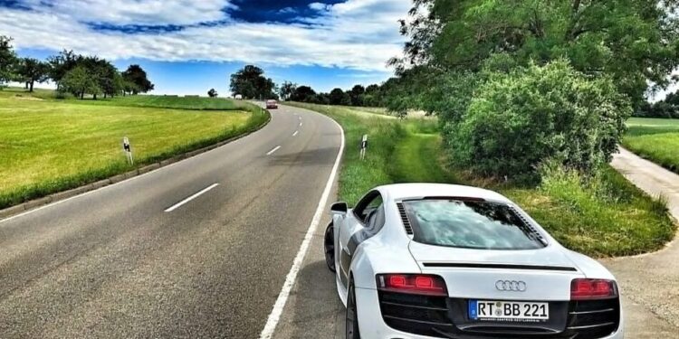 Автоподорож до Європи у 2026 році: які документи потрібні й де оформити Зелену карту без черг