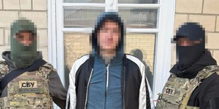 СБУ затримала у Києві дезертира, який організував підпали військових авто на замовлення фсб