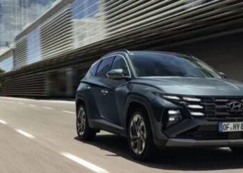 В Україні зросла частка бензинових і гібридних авто у квітні