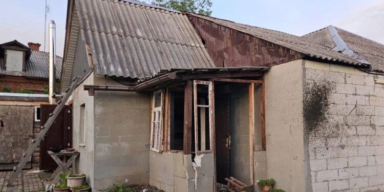 російські дрони вбили трьох людей під час атак на Харківщині