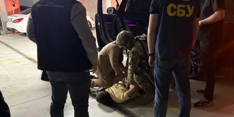 Працівник СБУ "торгував бронюванням", його затримали на хабарі у 34 тис. доларів – Генпрокурор