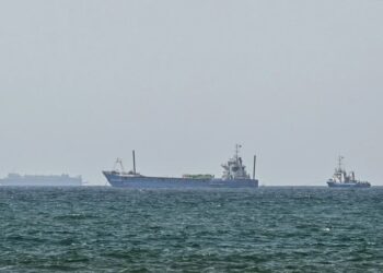 Китай заявив, що змусив нідерландський фрегат залишити район спірних островів у Південно-Китайському морі