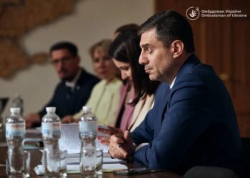 Омбудсмен заявив про неготовність системи до реформи старшої профільної школи