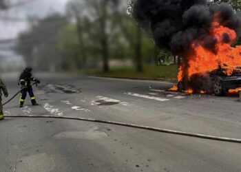 Обстріл Херсона 13 травня – росіяни вдарили по пожежному авто, постраждали двоє людей