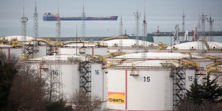 ЄС обговорює заморожування нафтових обмежень для росії на тлі війни з Іраном