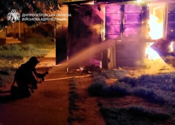росіяни атакували Дніпропетровщину дронами, поранена 3-річна дівчинка