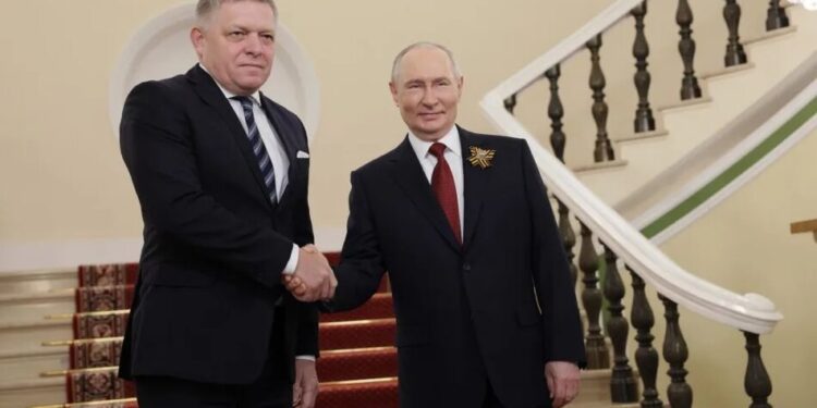 У кремлі заявили, що Фіцо не передавав путіну жодних послань від Зеленського