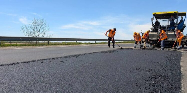 В Україні активно працюють над ремонтом шести трас, найвищі темпи робіт у столичному регіоні