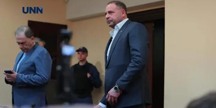 Єрмак підтвердив, що здав всі закордонні паспорти
