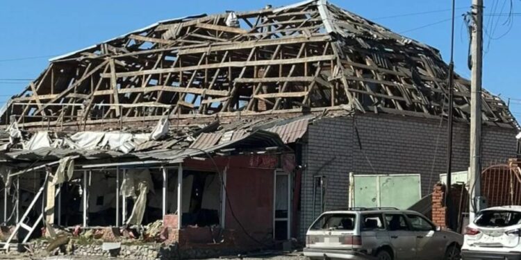 Удар рф балістичним "Іскандером" по Мерефі забрав життя 5 людей, постраждалих стає більше
